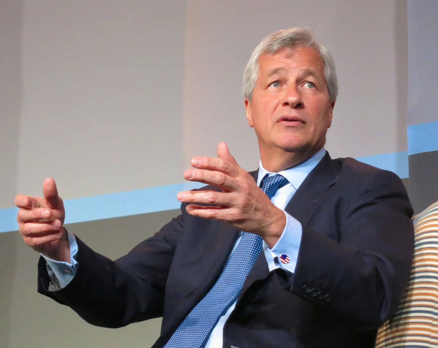 Jamie Dimon Warns AI and Geopolitics Could Drive Multi-Year Risks, Calls Debt Crisis a ‘Likely Outcome’