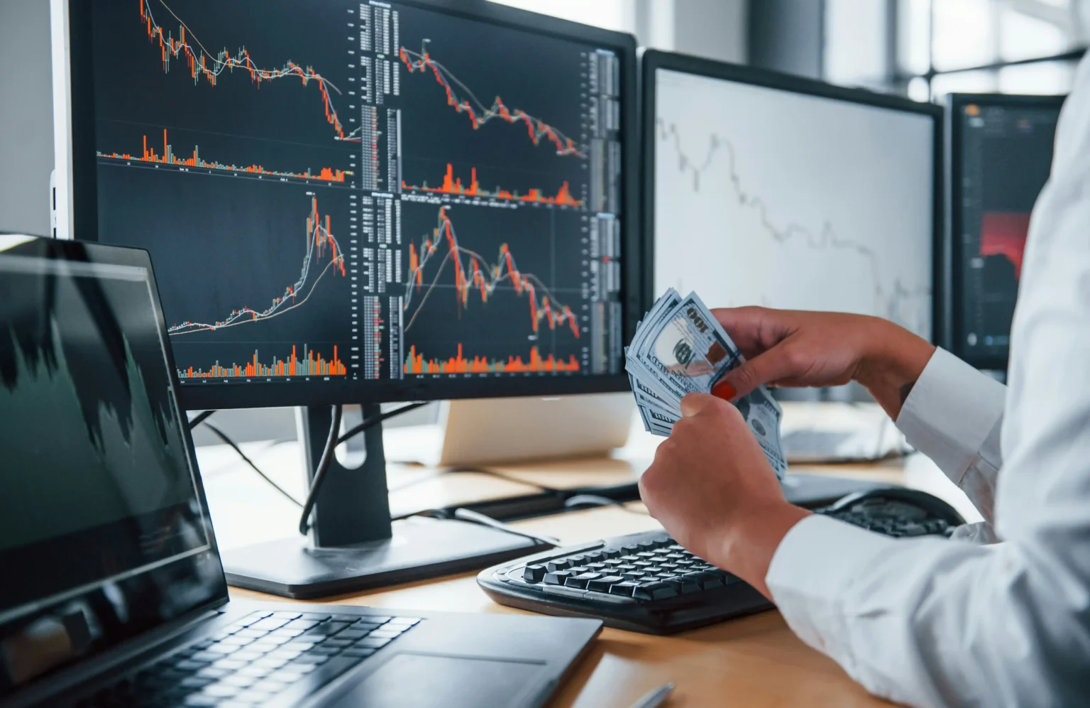 BlackRock’s Rick Rieder Tells Investors To ‘Stay In It,’ Says Multiples of One Surging Sector Now Lower Than Nine Months Ago